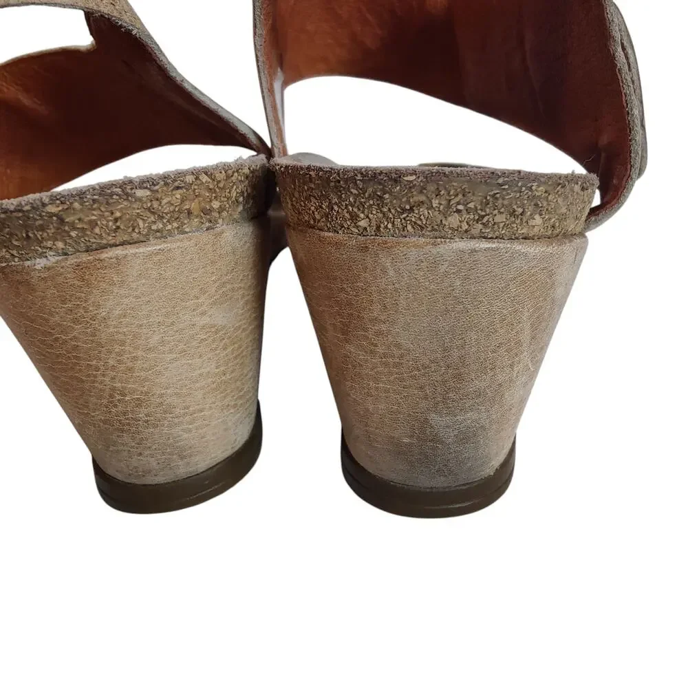Taos Sz 39 (US 8-8.5) Tan Carousel 2 Wedge Sandals Leather Strappy Adjustable